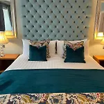 Headfort Arms 4*
