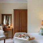 Headfort Arms فندق 4*