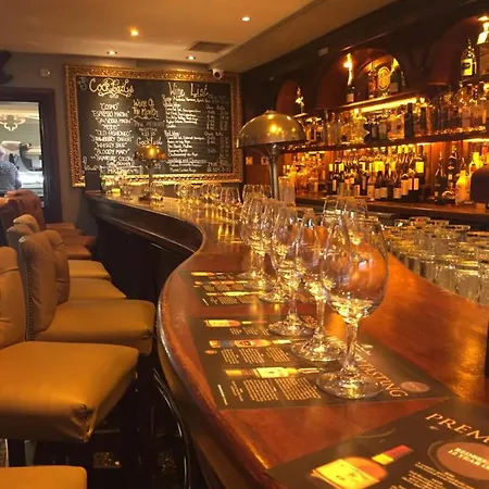 Headfort Arms Otel
