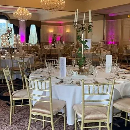 Hotel Headfort Arms 4*