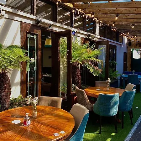 Headfort Arms Hotel 4*