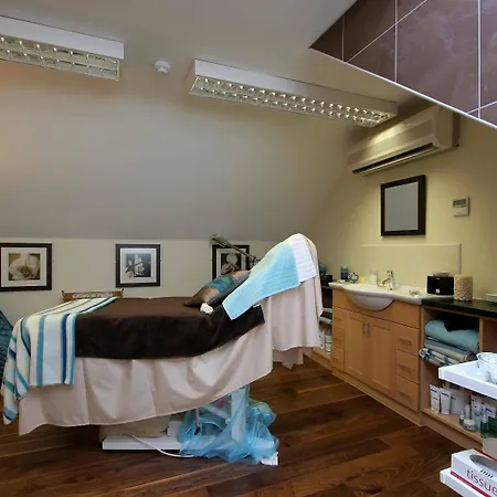 Otel Headfort Arms 4*
