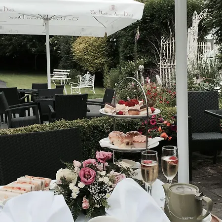 Hotel Headfort Arms 4*