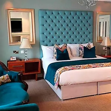 Headfort Arms Hotel 4*
