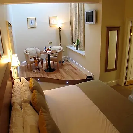Headfort Arms 4*