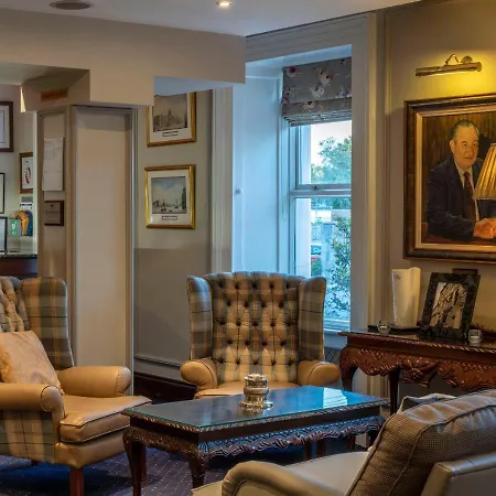 Headfort Arms Hotel 4*