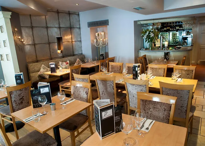 מלון Headfort Arms 4*