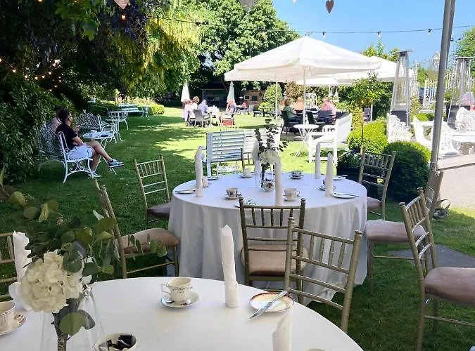 Hotel Headfort Arms 4*