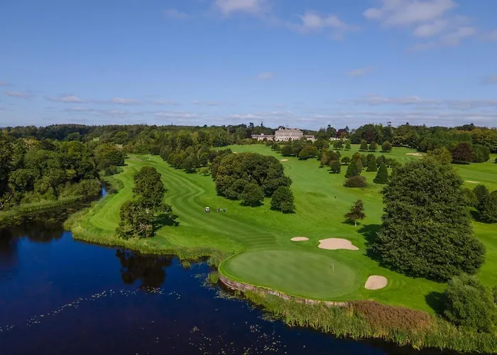 Headfort Arms מלון